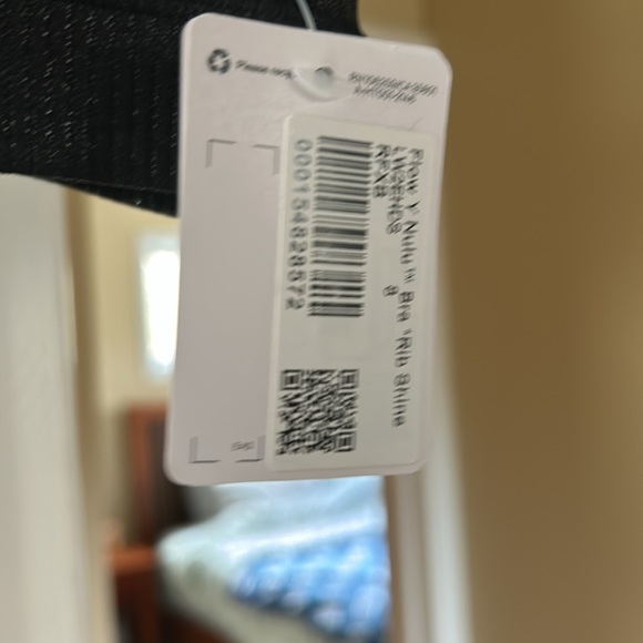 Lululemon size 8 flow Y Nulu Bra shimmery black - Picture 2 of 3